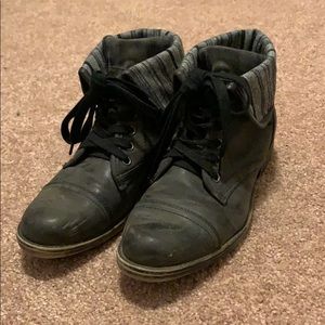 Combat boots